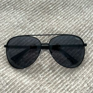 QUAY SUNGLASSES